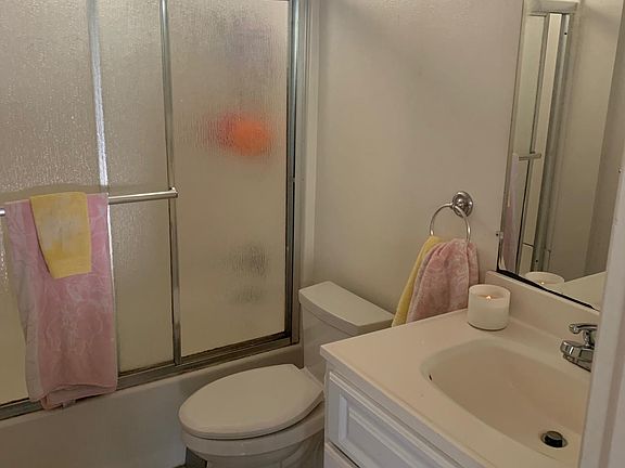 4th image of 1279 Bond St