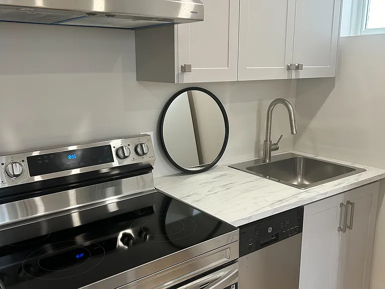 25 Roma Dr #BASEMENT — Photo 14