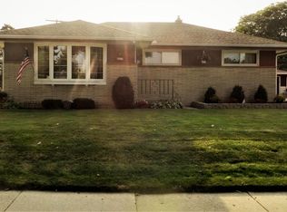 6627 N 89th St, Milwaukee, WI 53224