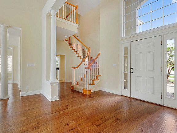 3rd image of 2013 Pointe Clear Dr