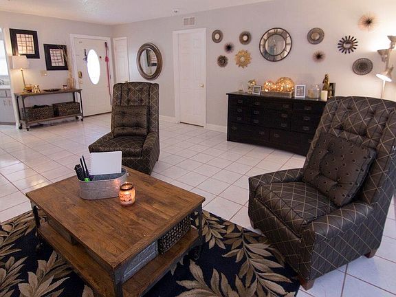 4th image of 286 Lake Palms Dr