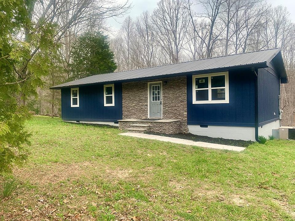 1st image of 121 Twin Oaks Rd