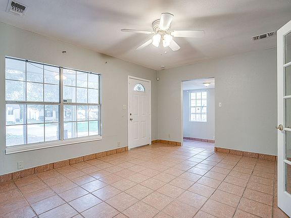 2nd image of 4028 Valentine St