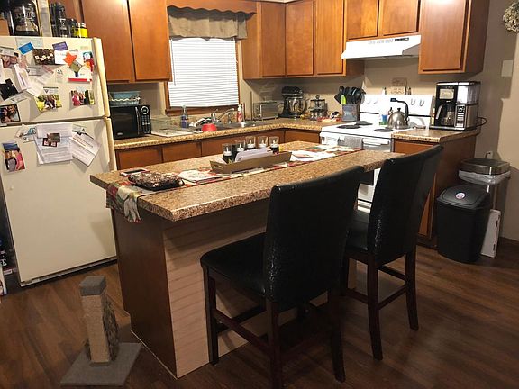 2nd image of 107 Center Ave N APT 4