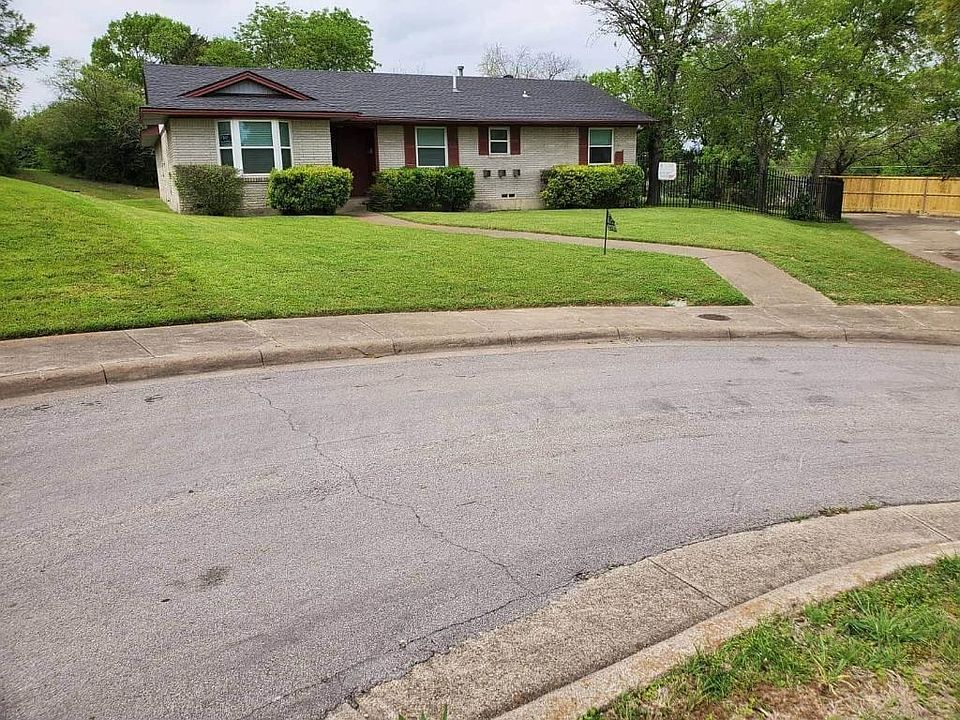 1st image of 2707 Maceo Cir