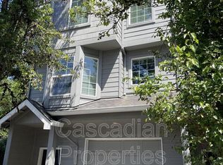 6170 SE Lake Rd #1, Portland, OR 97222