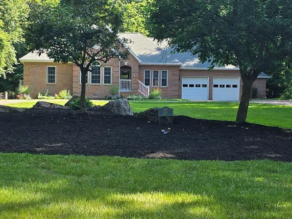 103 Empire Pl, Inwood, WV 25428