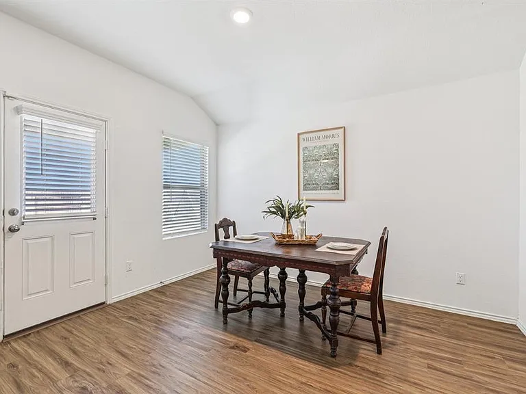 138 George Kimble Cv — Photo 15