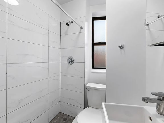 5th image of 122 Norfolk St APT 30