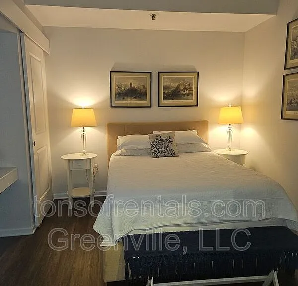 100 E Washington St #26 — Photo 11