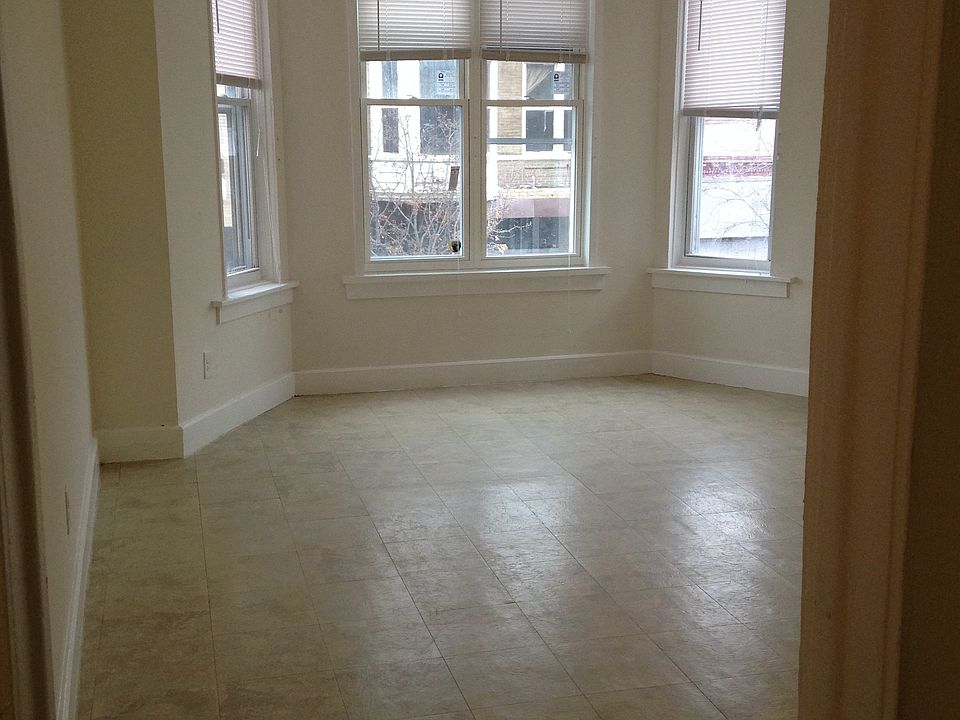 1st image of 1133 W Bryn Mawr Ave #2E