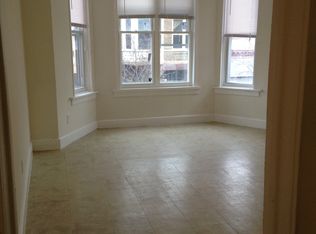 1133 W Bryn Mawr Ave #2E, Chicago, IL 60660