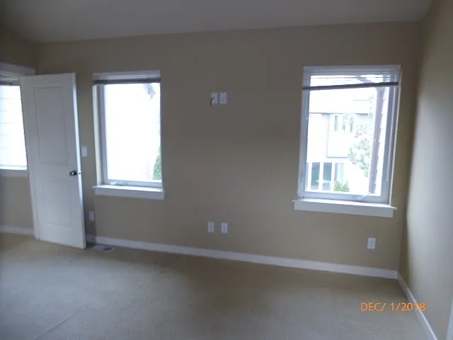 10934 Eastridge Dr NE — Photo 12