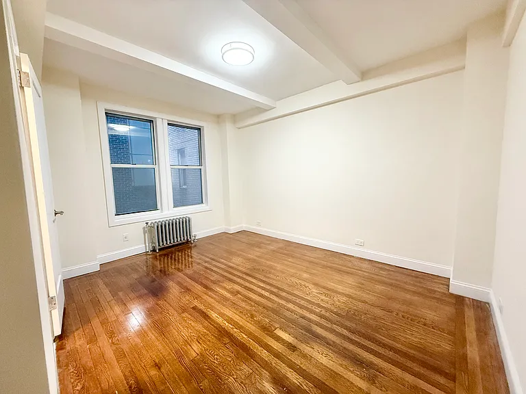 305 W 57th St #906 — Photo 5