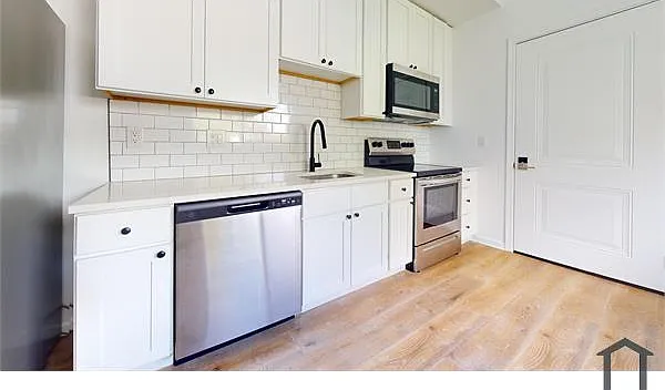 5225 Walnut St #4 — Photo 8