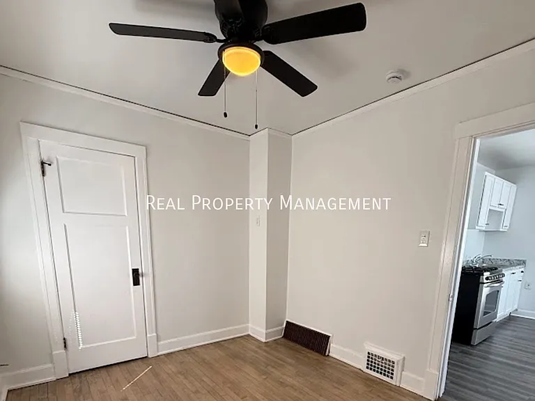7025 W National Ave — Photo 6
