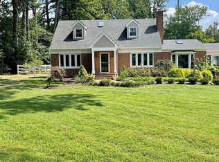 759 Applewood Ln, Great Falls, VA 22066