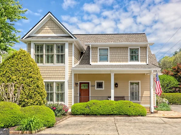 2265 Eastgate Dr, Hiawassee, GA 30546