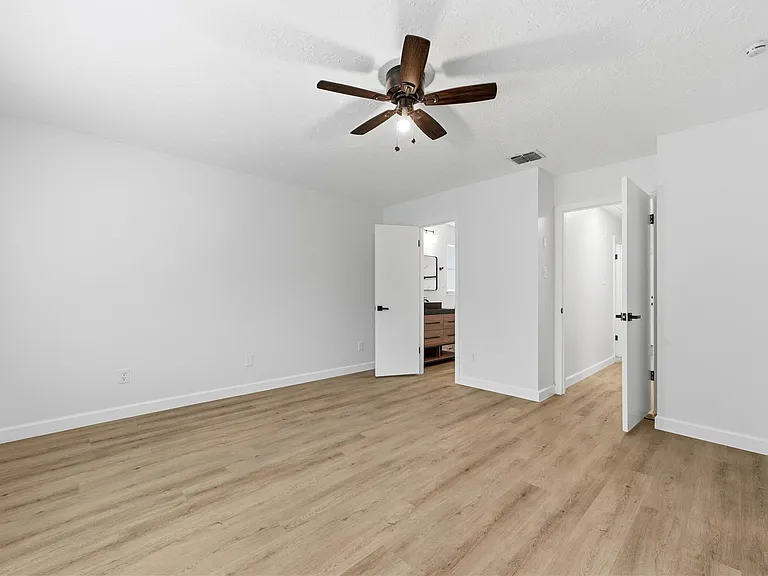 9607 Kemp Forest Dr — Photo 20