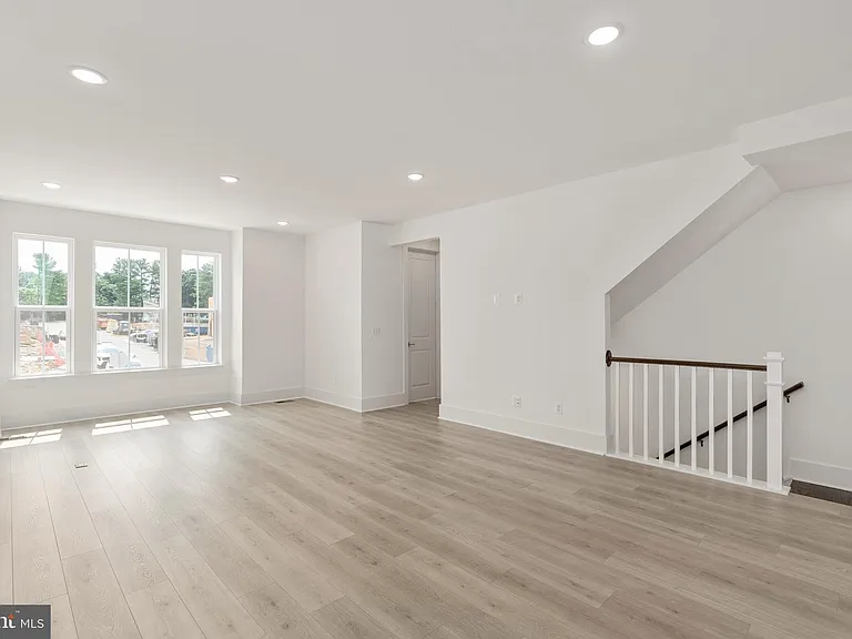 9207 Forkleaf Oak Dr — Photo 26