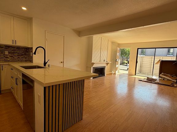 5th image of 9120 Gramercy Dr #1