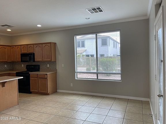 5th image of 3117 S Southwind Dr