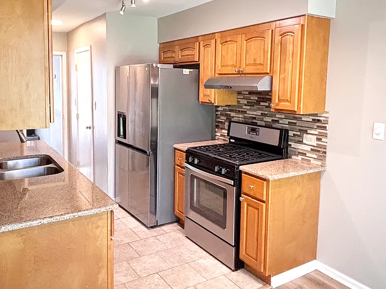 450 Stevenson Pl #450 — Photo 6