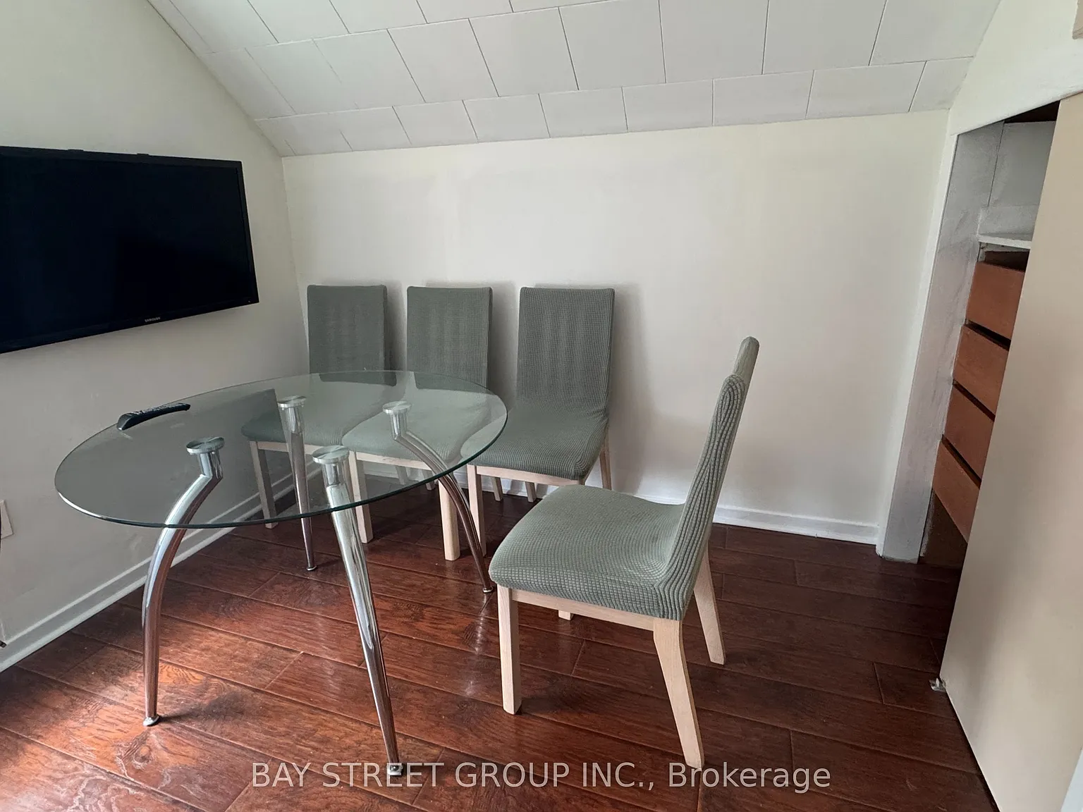 1 bed, $1,300 — Photo 3