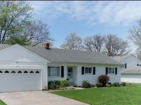 2744 E Asplin Dr, Rocky River, OH 44116