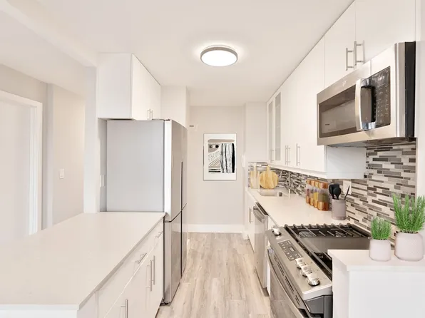 484 2nd Avenue image 3 of 29