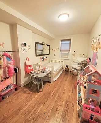 Rented by Amicourt LLC | media 28