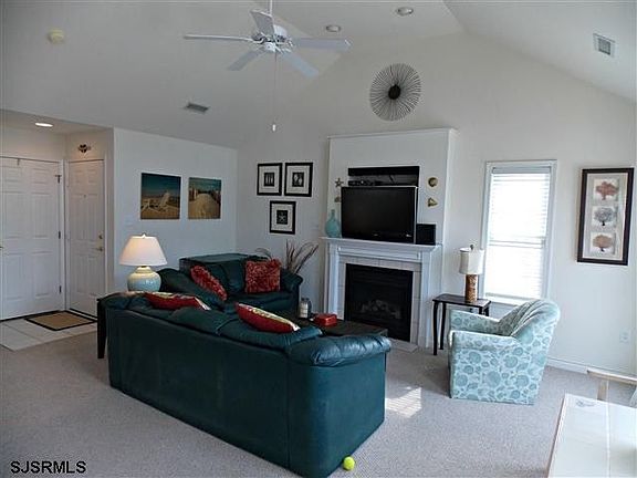 4th image of 617 Pleasure Ave