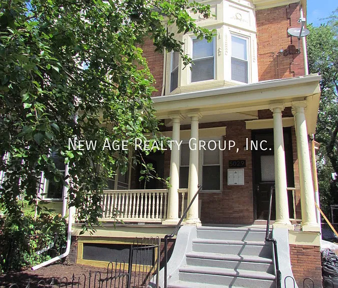 5029 Cedar Ave #2F — Photo 1