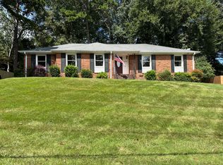 6918 Woodstock Dr, Charlotte, NC 28210