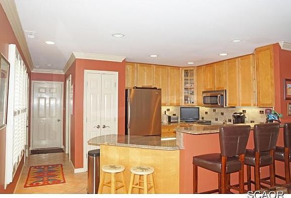 5th image of 405 Railroad Ave