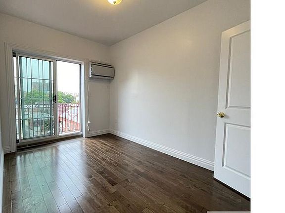 2nd image of 2953 Barnes Ave APT 1