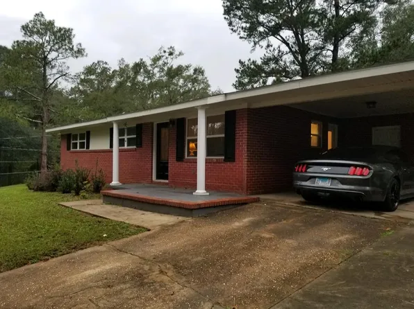 104 Redd St, Ozark, AL 36360