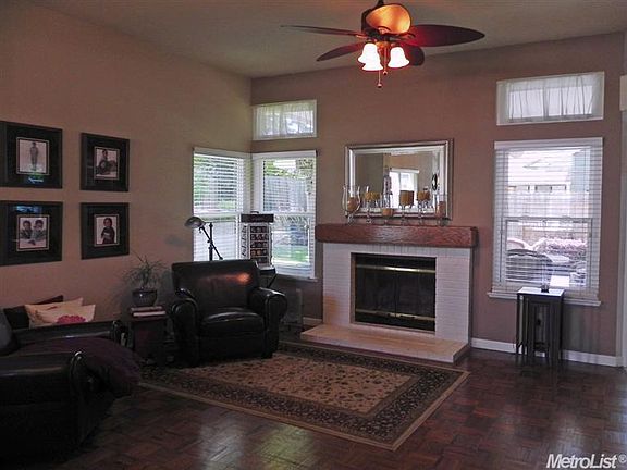 5th image of 1384 Greenborough Dr