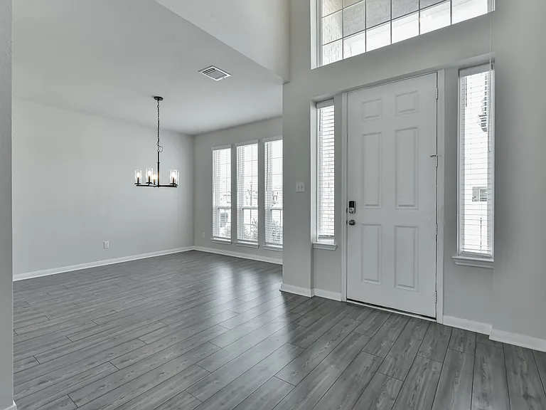 6306 Golden Gate Dr — Photo 5