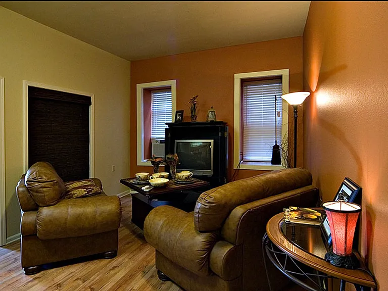 122 N Main St #7 — Photo 5
