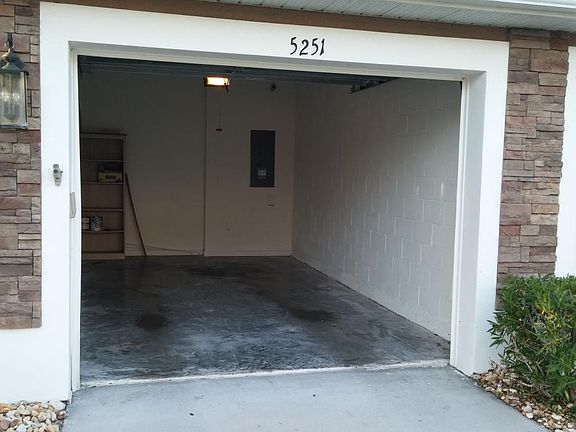 One car garage, with inside door to the apartment.