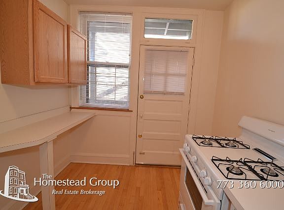5th image of 4303 N Francisco Ave #3