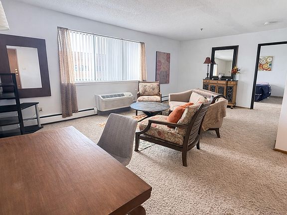 4th image of 400 1st St SE APT 204