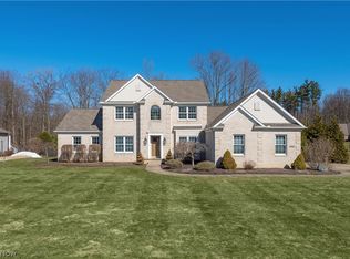 5220 Waterbridge Dr, North Royalton, OH 44133