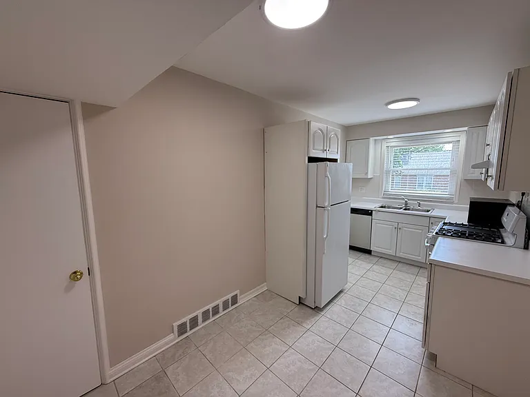 818 S Brentwood Blvd #3A — Photo 4