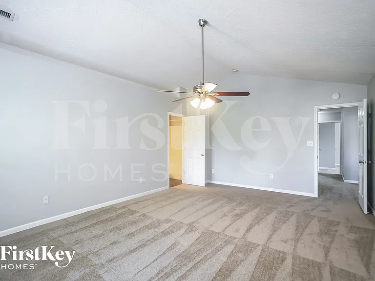 461 E Clear Lake Ln — Photo 11