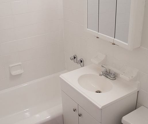 5th image of 10460 Queens Blvd APT 15N