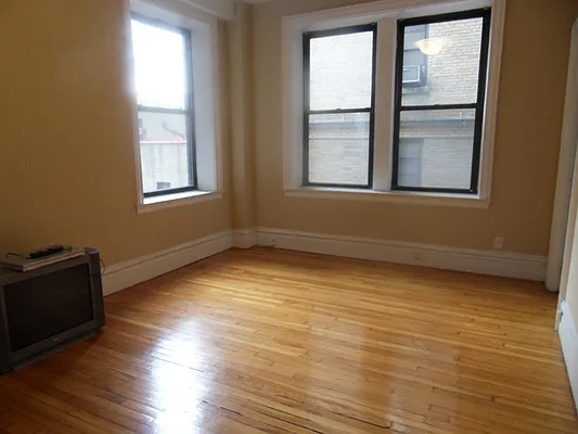 Rented by Skygroup Realty | media 19