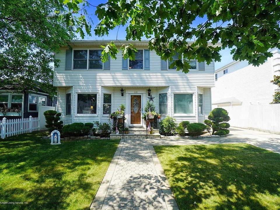 1st image of 628 Rockaway St
