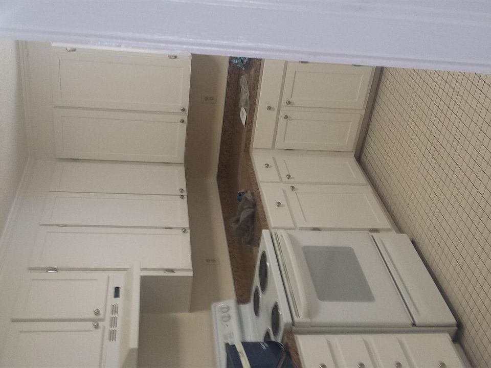 Lots of kitchen cabinets